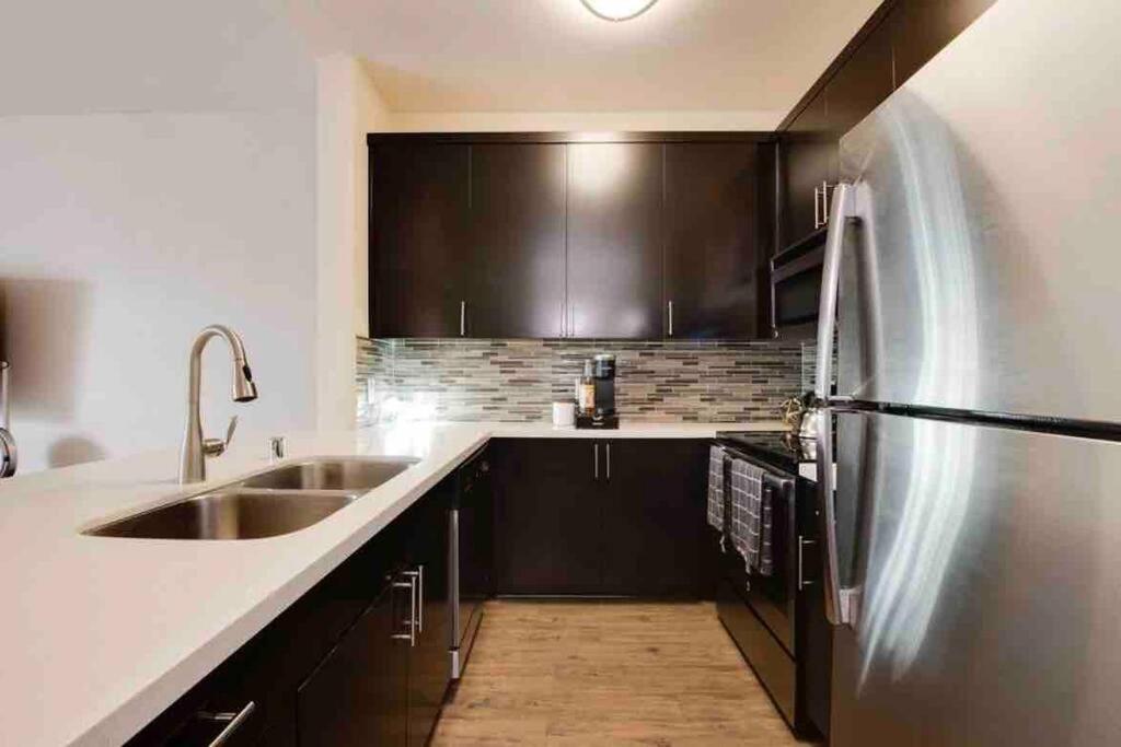 The Nest A Spacious 1 Bedroom Apartment With A Pool View 로스앤젤레스 외부 사진